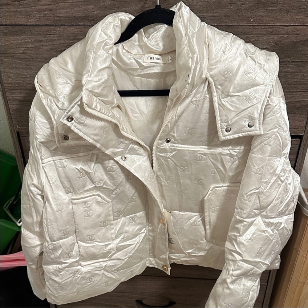 Women’s cream quilted jacket